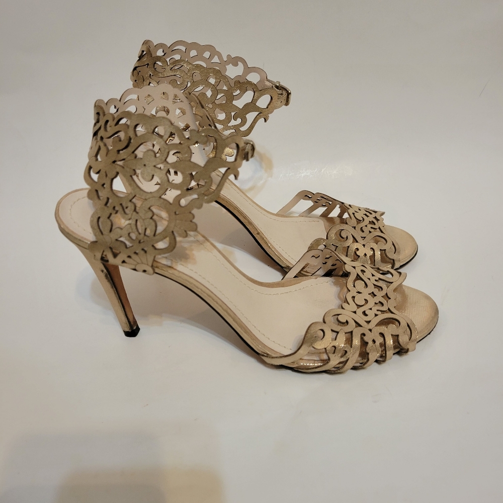 Klub Nico gold heels